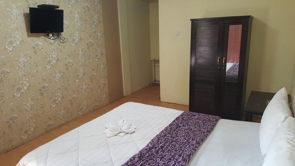Adel'S Guest House Malang Luaran gambar
